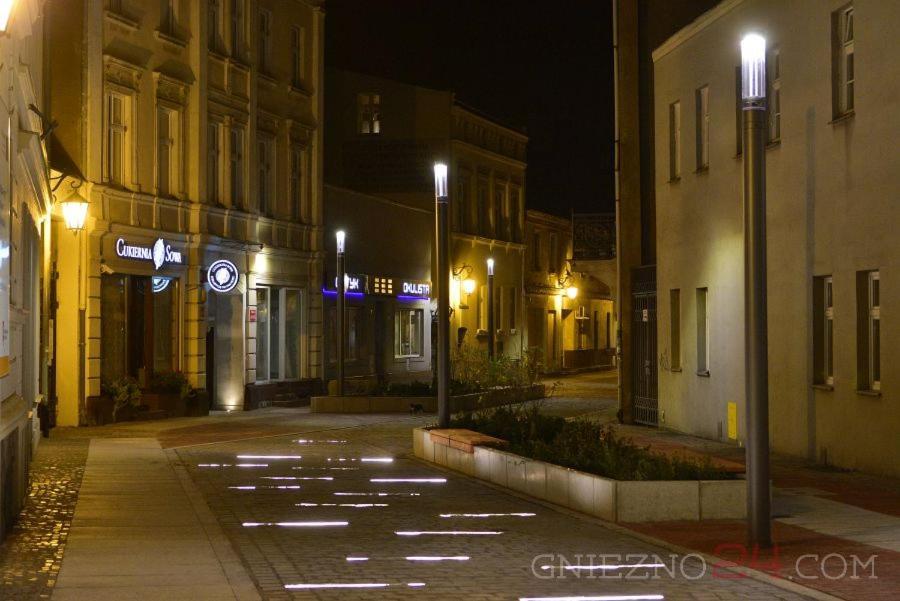 Rezydencja Marzec Gniezno Esterno foto